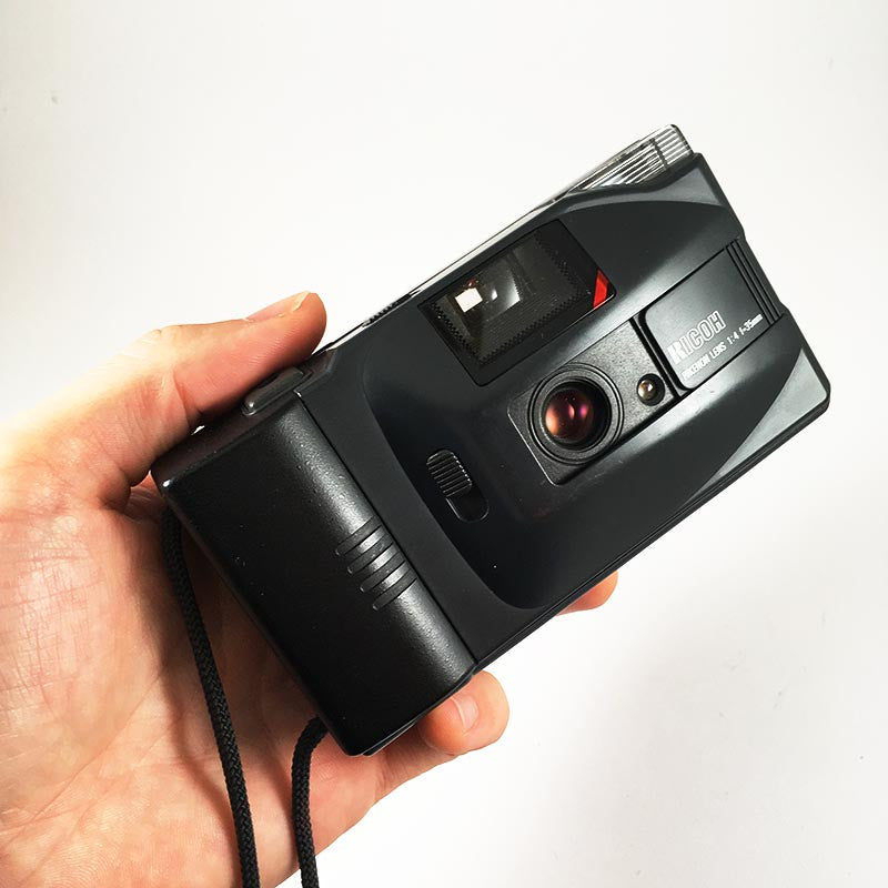 Ricoh yf20 yf-20 compact 35mm rikenon 35mm 4 point and shoot petit appareil argentique vintage ancien