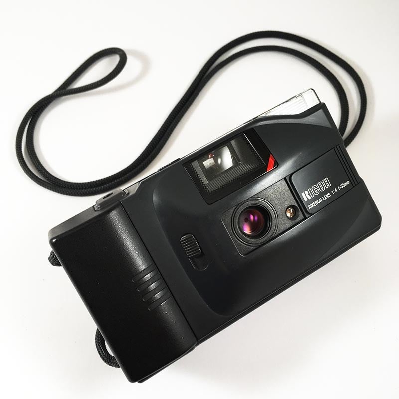 Ricoh yf20 yf-20 compact 35mm rikenon 35mm 4 point and shoot petit appareil argentique vintage ancien
