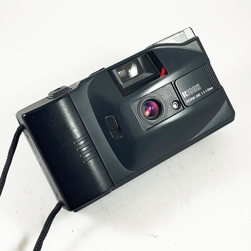 Ricoh YF-20 & Rikenon 35mm 4