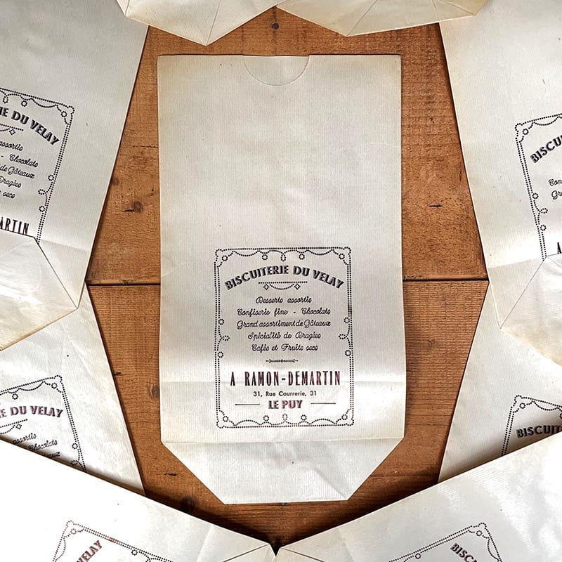 sachet ancien biscuiterie du velay biscuit boutique ancienne le puy emballage papier vintage 1950