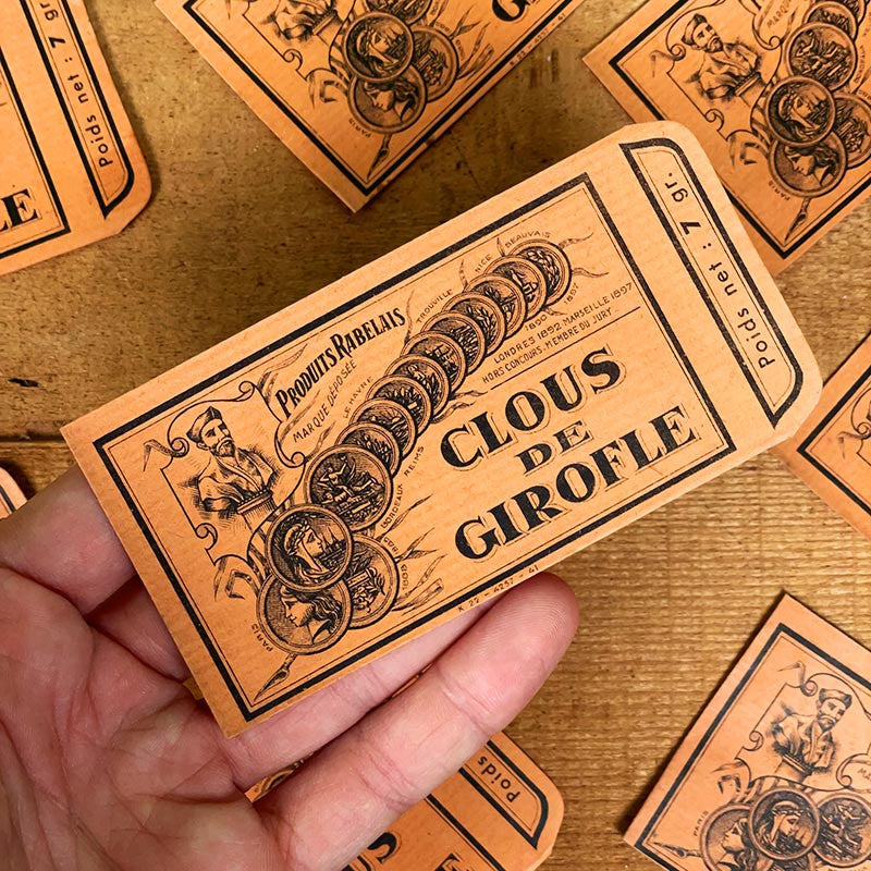petit sachet clous de girofle emballage cuisine ancien vintage restaurant chef 1900