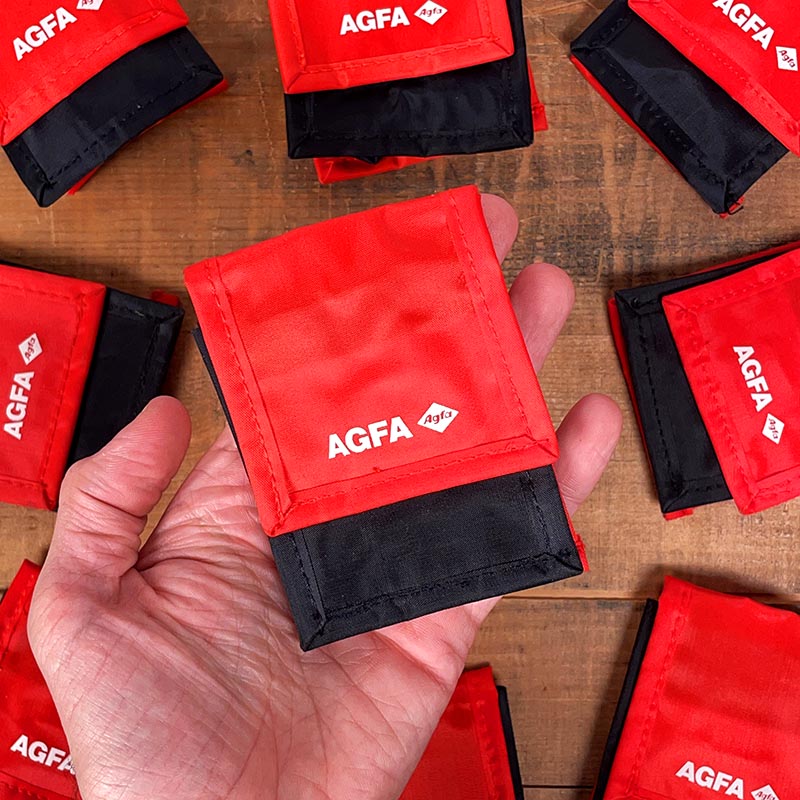 petite pochette plastique publicitaire agfa photo pellicule 1990 rouge vintage