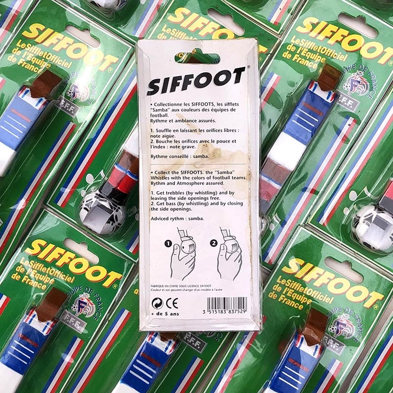 sifflet siffoot supporter de l'équipe de france ancien 1998 coupe du monde de football stade