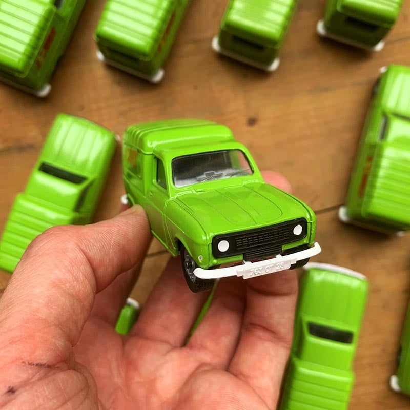 voiture miniature ancienne solido 1983 renault 4 fourgonnette R4 Jouet Gai fabriqué en france vert