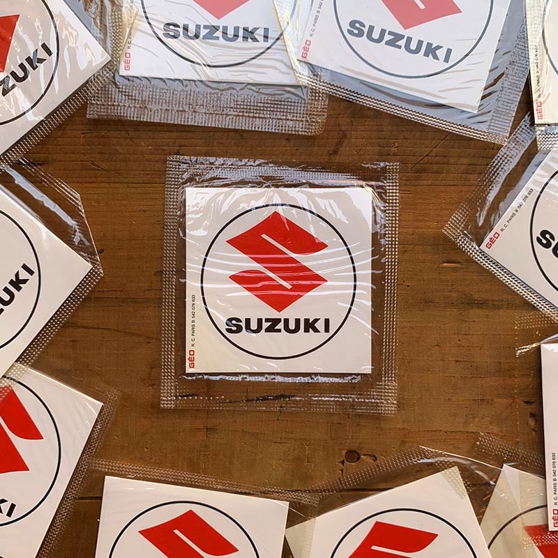 sticker saucissons géo geo suzuki moto garage voiture ancienne 1970 1980 autocollant ancien vintage