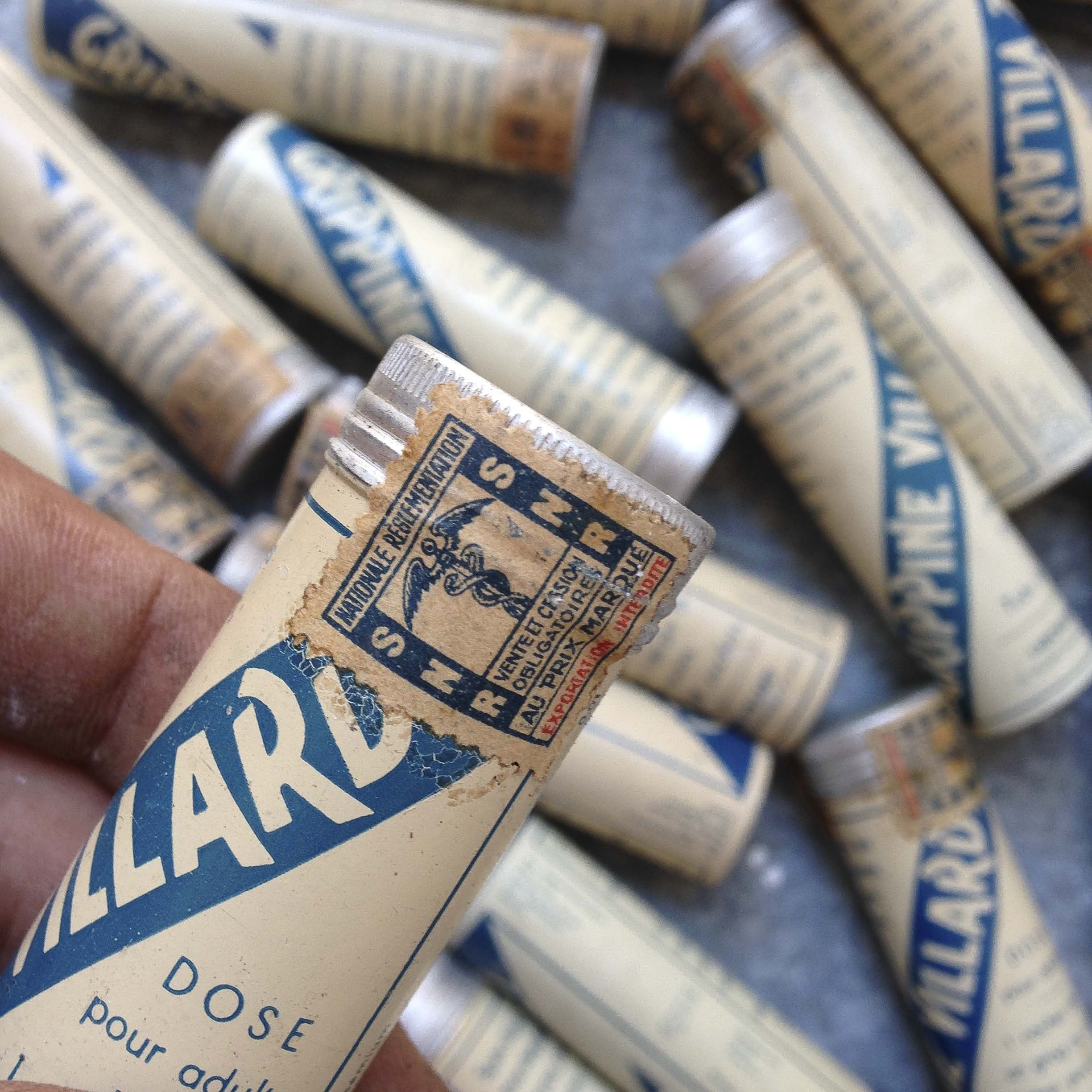 ancien vintage tube grippine villard 1940 pharmacie médicament