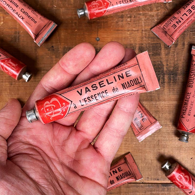 tube vaseline essence niaouli ancien pharmacie bousquet 1930 vintage métallique