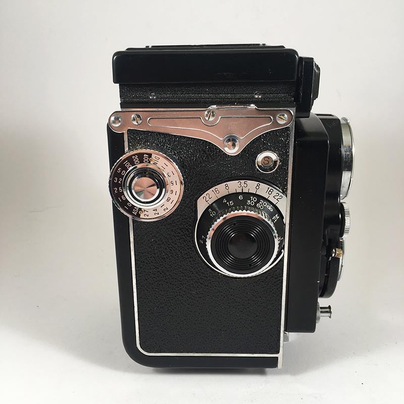 Yashica 635 & Yashikor 80mm 3.5 B