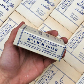 boite de pharmacie ancienne bicarbonate de soude blanc vintage 1930 1940 igier macon saone et loire