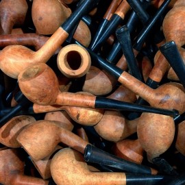 pipe courbée bois bruyère st-claude jura ancien vintage tabac atelier 1970
