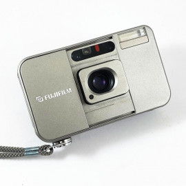 compact argentique 35mm film pellicule fuji cardia mini tiara fujinon 28mm 3.5 petit appareil photo