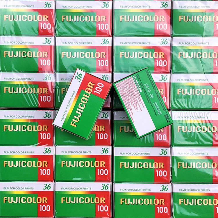 expired film 135 35mm fujifilm fujicolor 100 color fuji 100 iso 36 exp