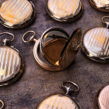 Boitier de montre à gousset coffret cadrant doré plaqué or 36mm diamètre fabricant horloger français ancien vintage