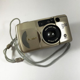 Nikon Lite Zoom 70W 28 70 35mm analog camera small discreet point and shoot vintage