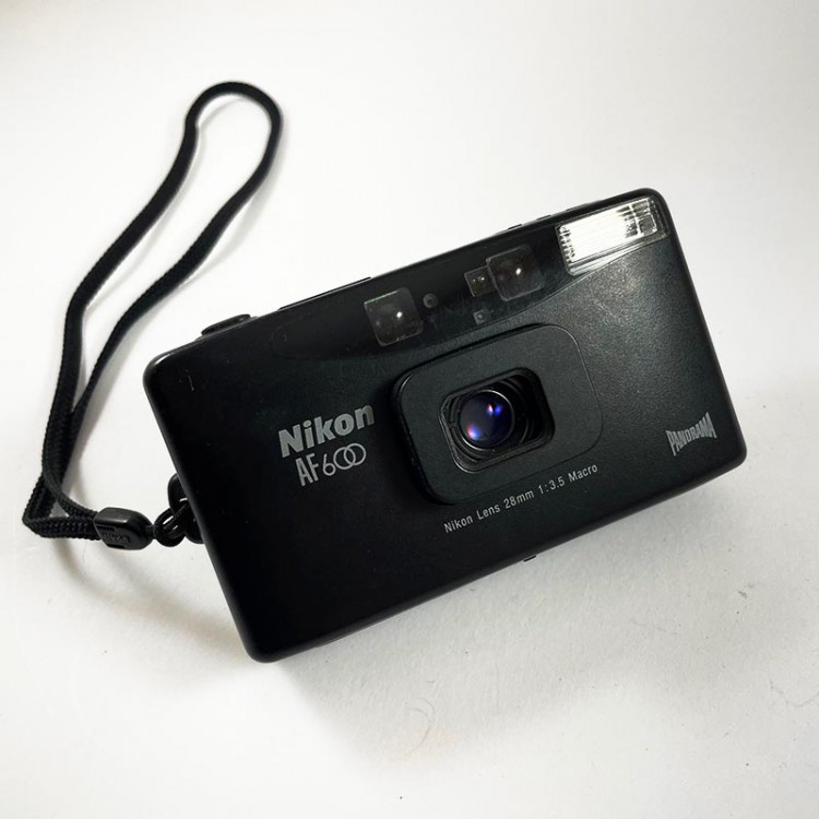 nikon af-600 af600 compact automatic camera analog film antique photography 24x36 point and shoot 135 35mm 28mm wide macro