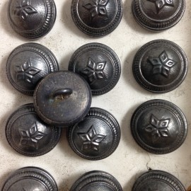 intendance militaire bouton métal étain mercerie ancienne vintage 1930 15mm