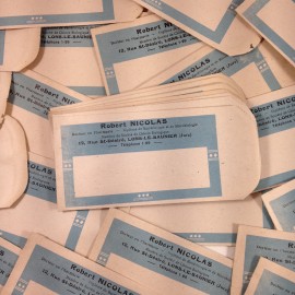 sachet robert nicolas papier ancien vintage bleu blanc pharmacie 1940
