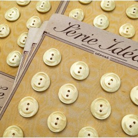 card of vintage antique button plastic haberdashery knitting 1950 1960 17mm cream