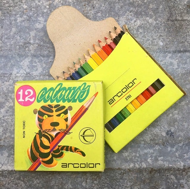 12 crayons de couleur tigre arcolor ancien vintage papeterie 1980