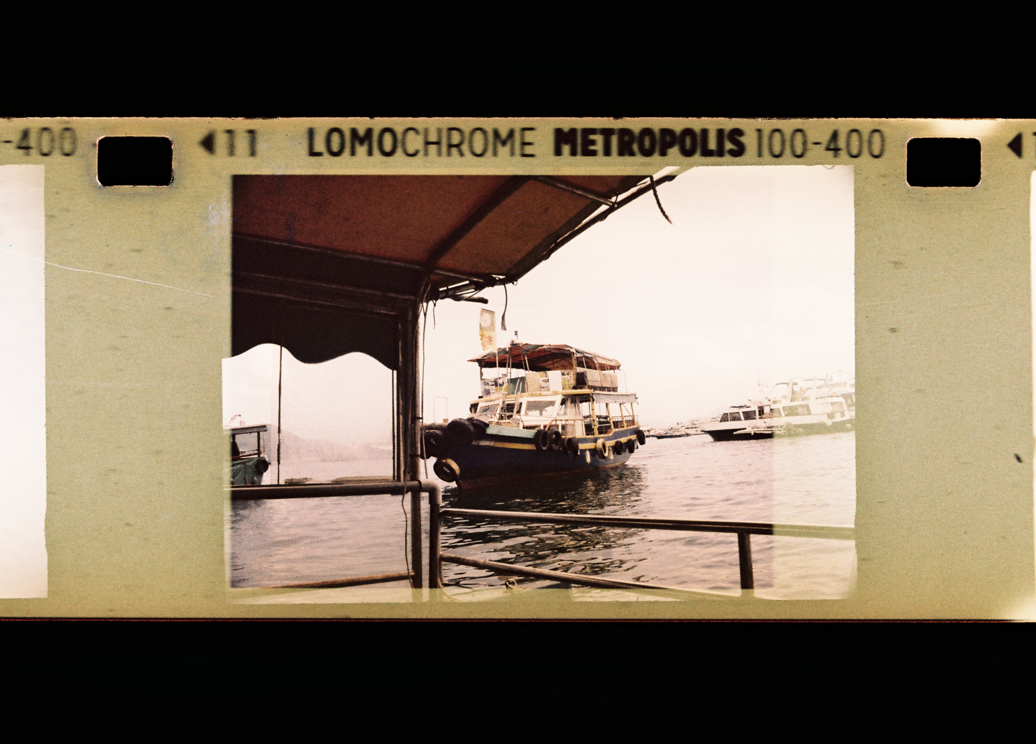 Lomochrome Metropolis Film 110