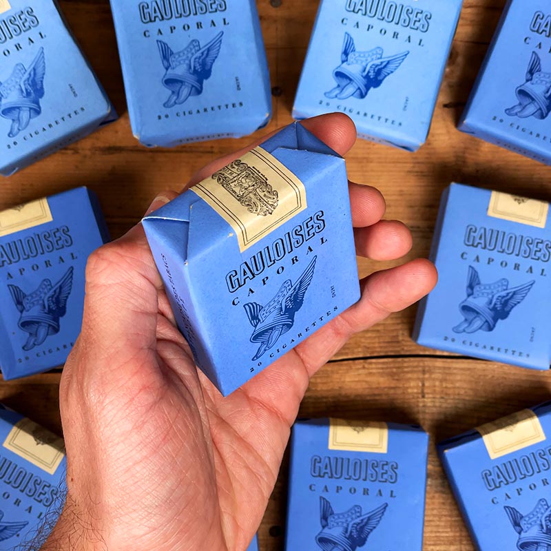 paquet de tabac cigarette troupe troupes militaire armée 1970 1972 1973 ancienne vintage gauloises caporal gendarmerie