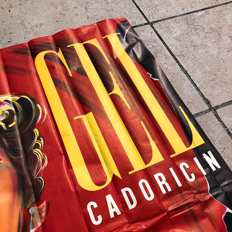 très grande affiche publicitaire gel cadoricin rouge femme 1950 publi service paris scad affichage femme