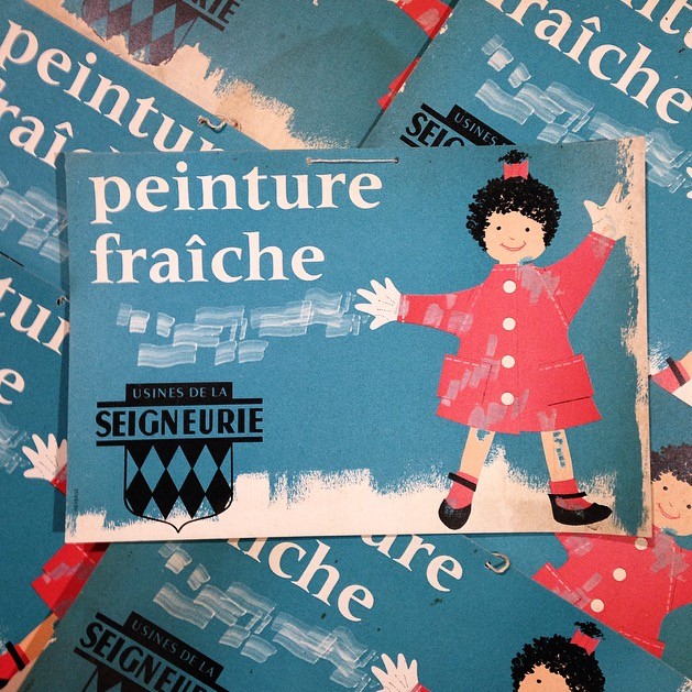 attention peinture fraiche ancien vintage papier seigneurie affiche affichette Imprimerie 1960