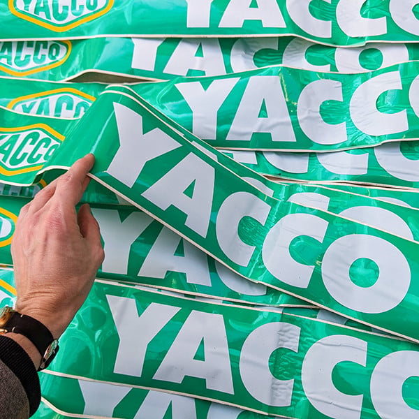 autocollant sticker yacco ancien vintage  garage huile moteur pare-brise publicitaire pub 1980