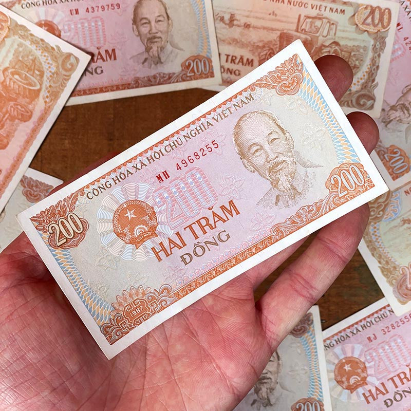 billet 200 dong Hô Chi Minh Vietnam tracteur ancien vintage collection papier illustration 1987