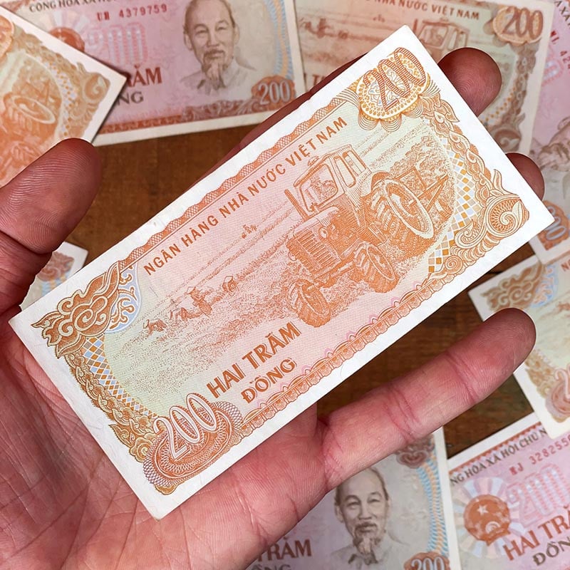 billet 200 dong Hô Chi Minh Vietnam tracteur ancien vintage collection papier illustration 1987