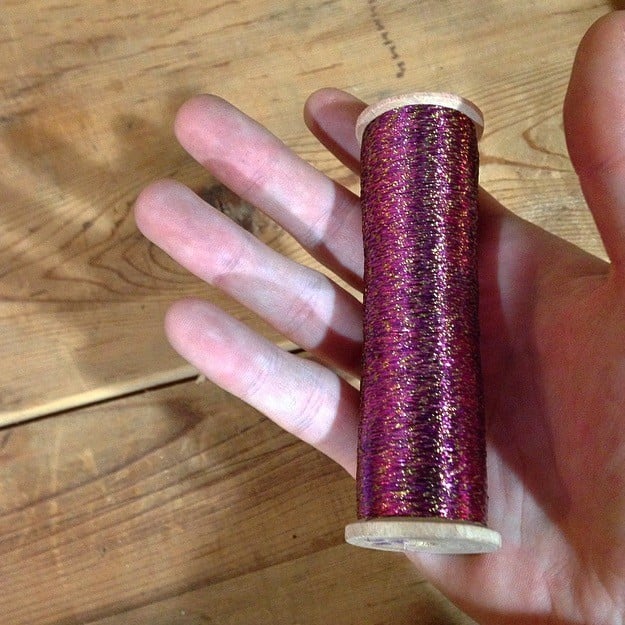 bobine fil métallique violet ancien vintage mercerie militaire 1920