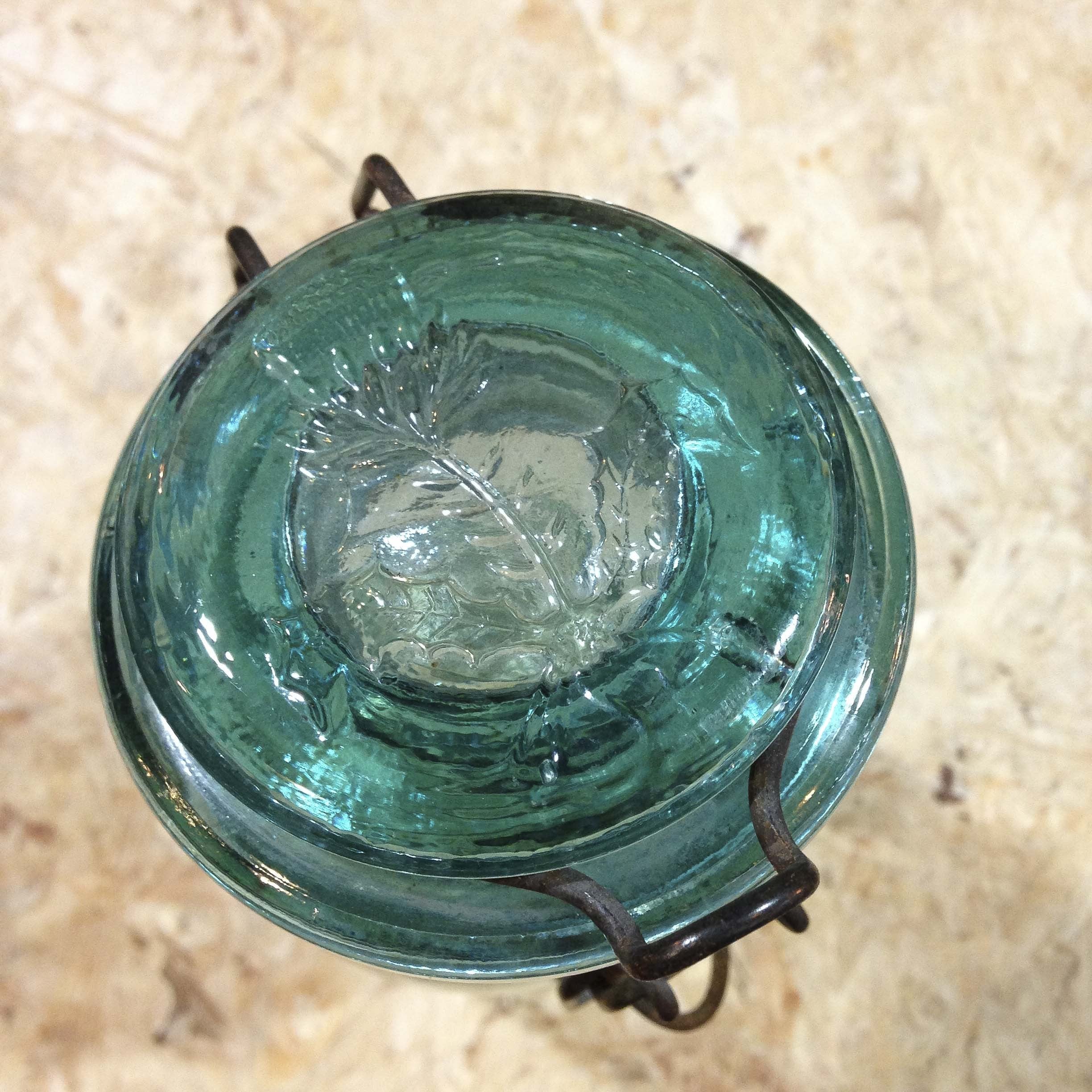 bocal lorraine verre ancien vintage dessin fermoir clair verrerie 1950
