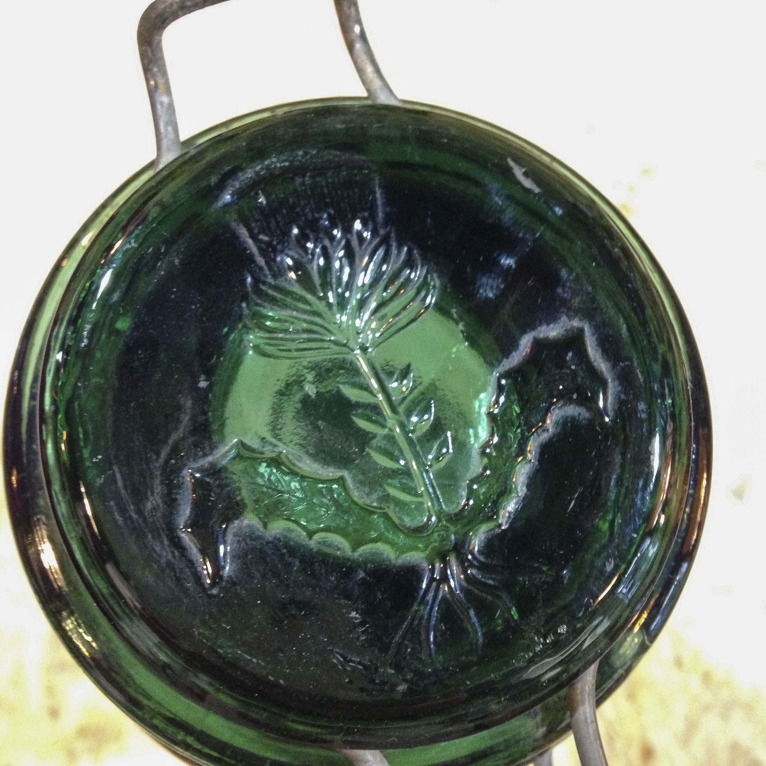 bocal lorraine verre ancien vintage dessin fermoir foncée verrerie 1950