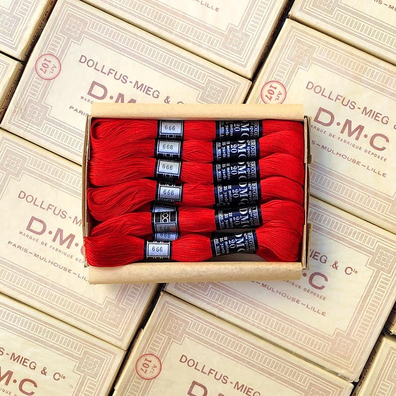 Boite de 12 Echeveaux Rouges DMC 1970