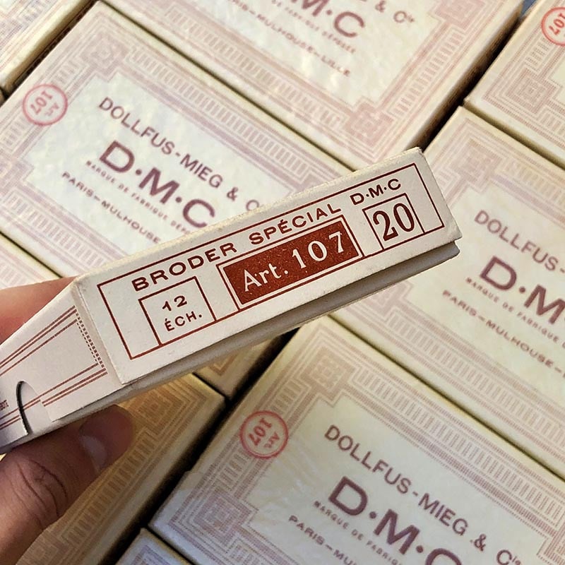 Boite de 12 Echeveaux Rouges DMC 1970