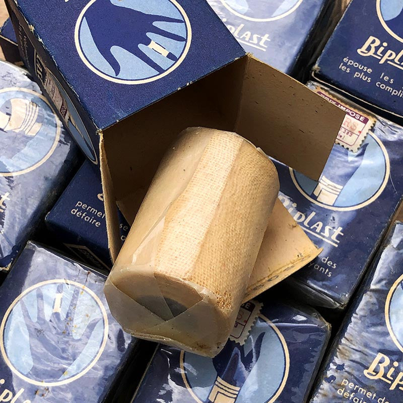 boite pansement biplast bande de gaze poreuse cartonné carton coffret petite pharmacie 1940