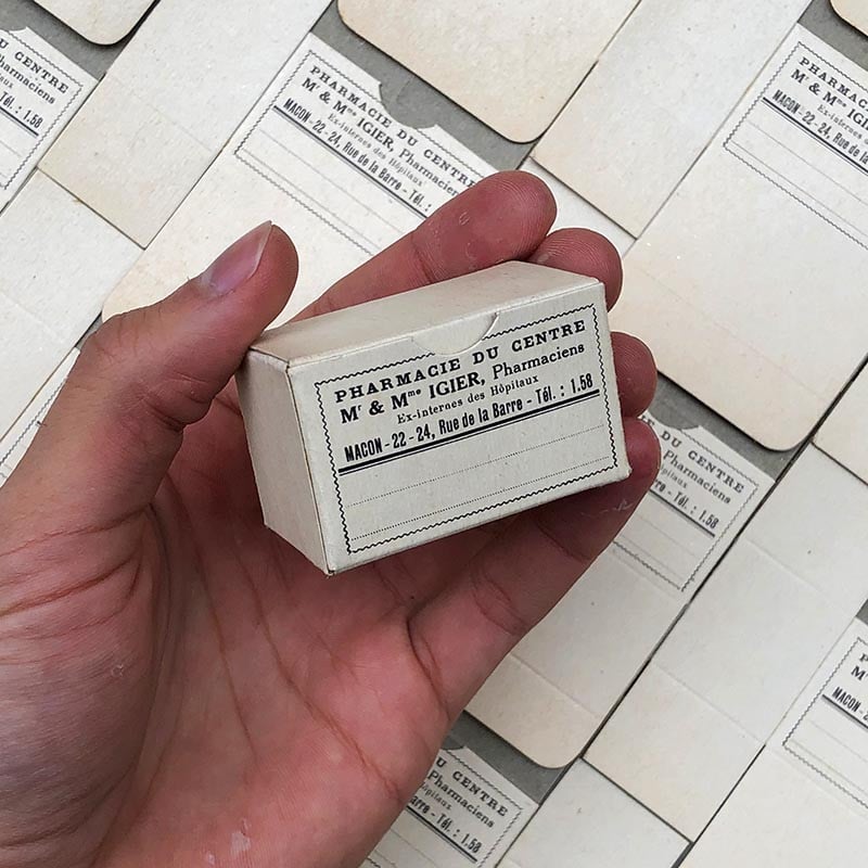 boite de pharmacie anciennedu centre igier blanc vintage 1930 1940 igier macon saone et loire