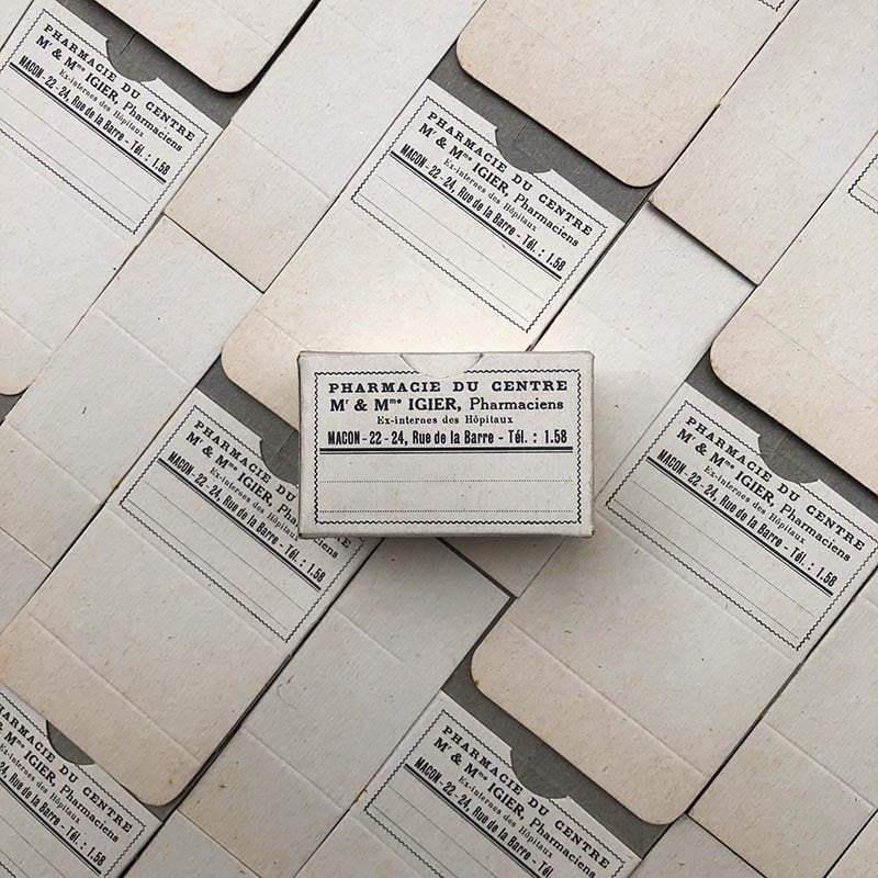 boite de pharmacie anciennedu centre igier blanc vintage 1930 1940 igier macon saone et loire