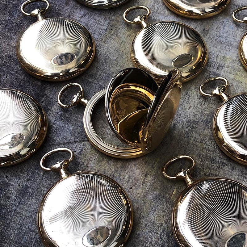 Boitier de montre à gousset coffret cadrant doré plaqué or 36mm diamètre fabricant horloger français ancien vintage