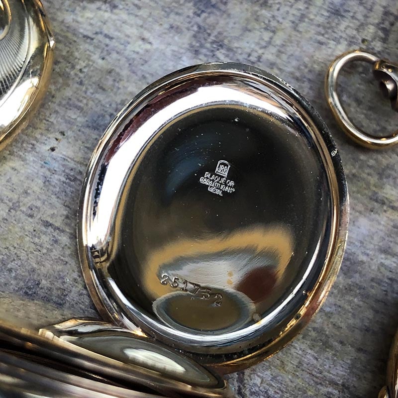 Boitier de montre à gousset coffret cadrant doré plaqué or 36mm diamètre fabricant horloger français ancien vintage