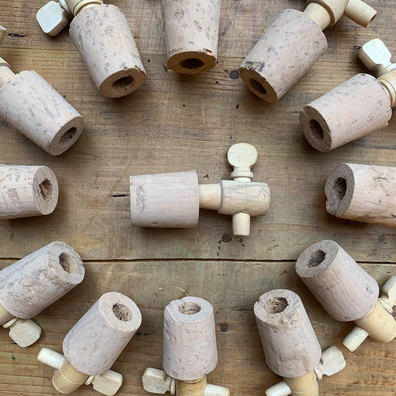 bouchon verseur huile olive liège et bois buis robinet bois ancien vintage artisanat 1950 1960