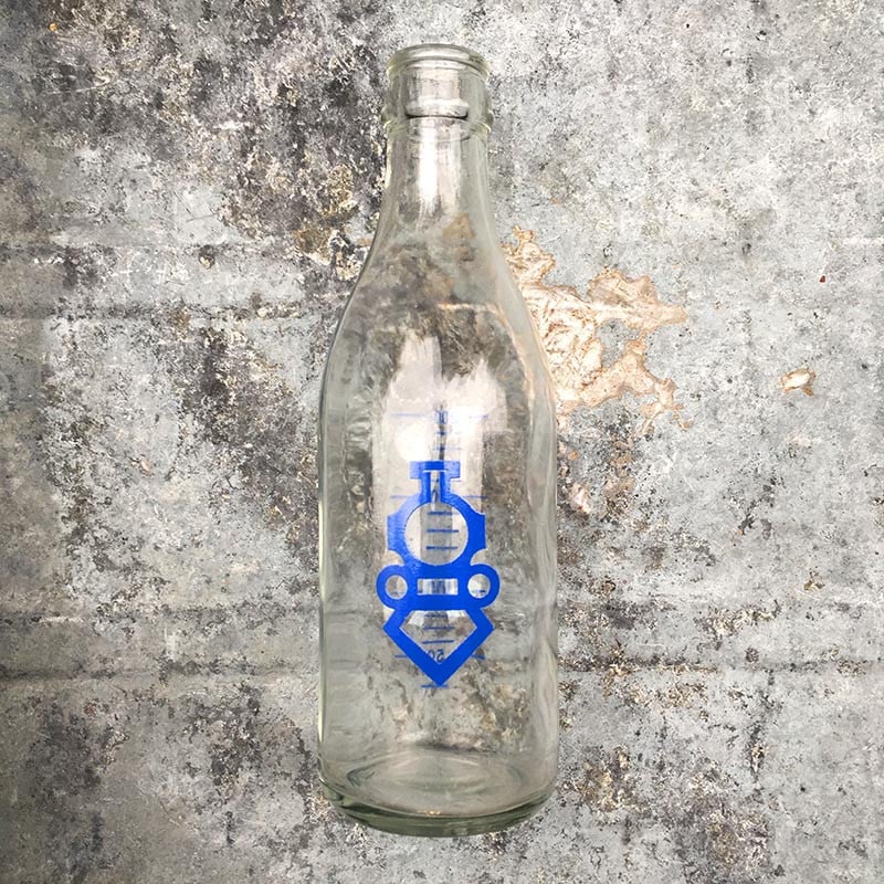 bouteille verre lait berliet ancien vintage cantine 1960