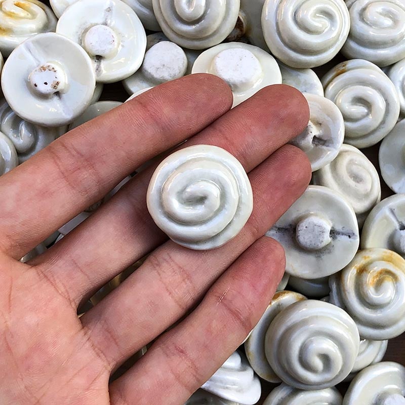 grand gros bouton céramique escargot costume vintage ancien mercerie 1930 1920 27mm