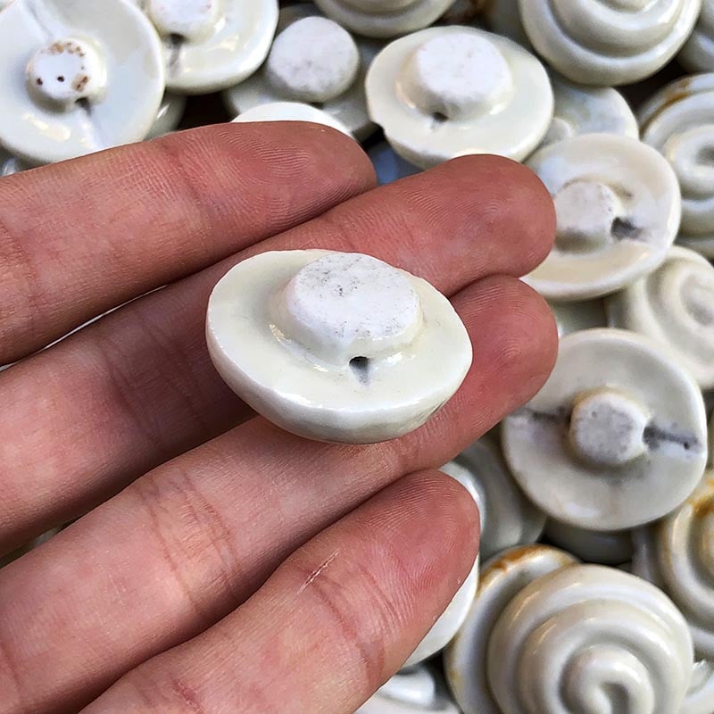grand gros bouton céramique escargot costume vintage ancien mercerie 1930 1920 27mm