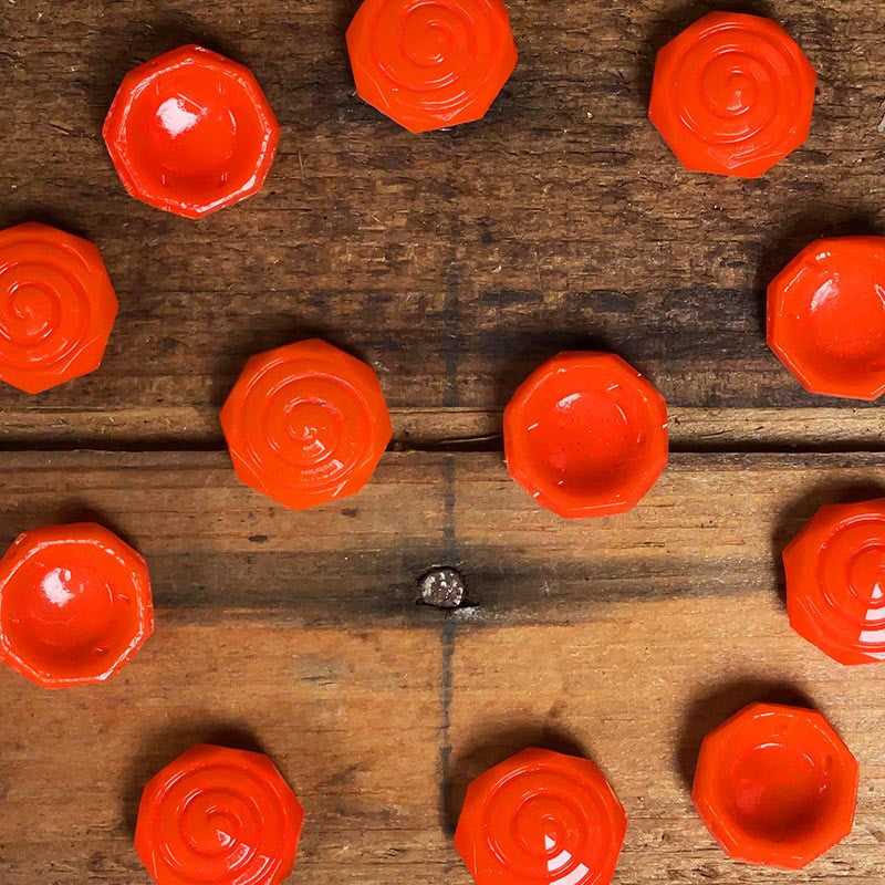 bouton orange verre de recouvrement deuil religieux cérémonie rond spirale creux 15mm 1.5cm ancien vintage mercerie 1890 1900