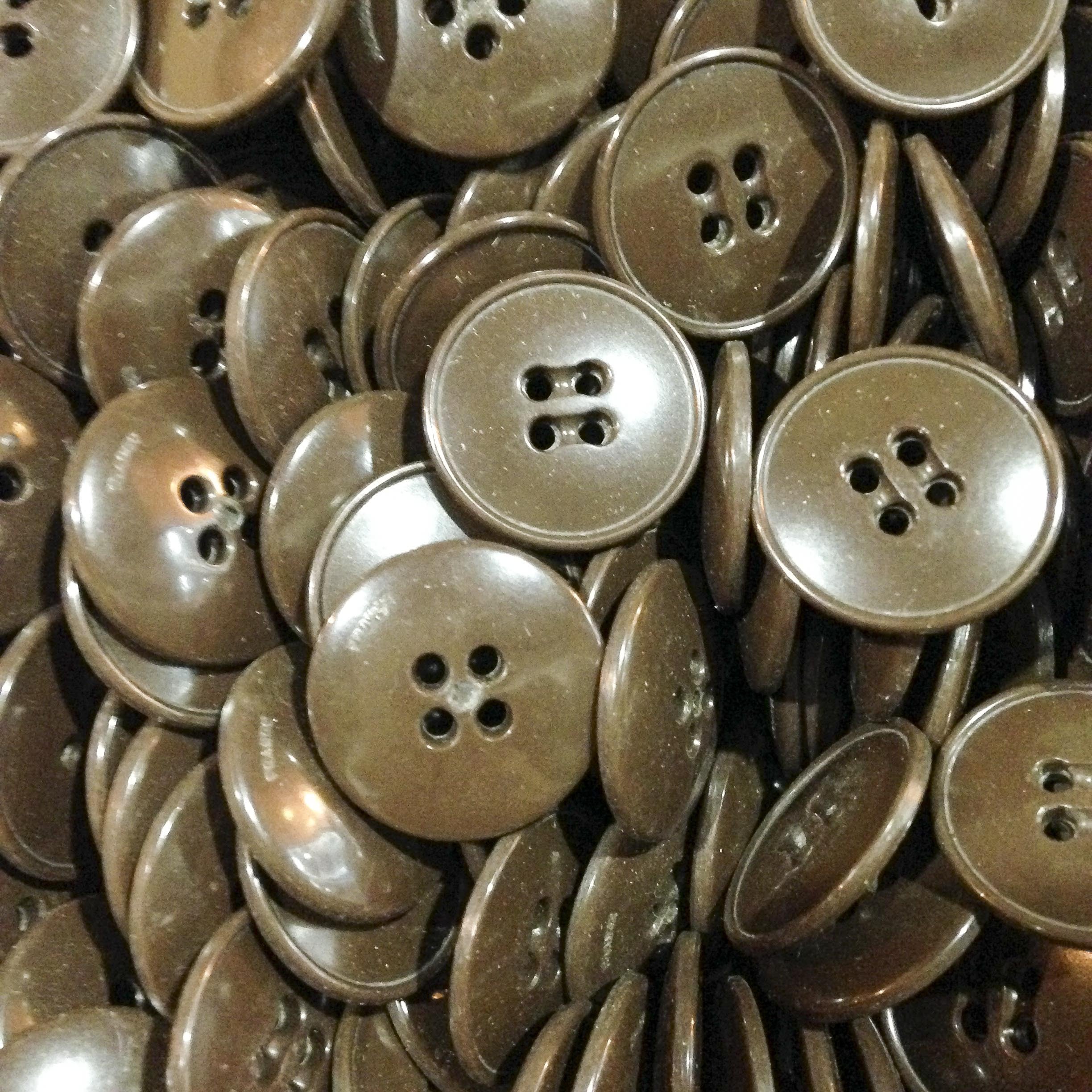 bouton marron bordé ancien vintage plastique 20mm mercerie 1960