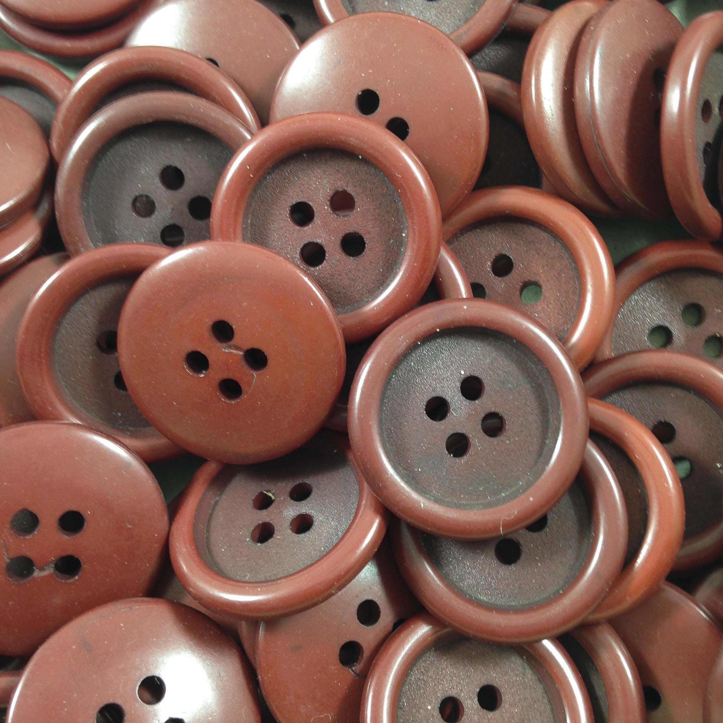 bouton marron bordure ancien vintage plastique mercerie 1960 21mm