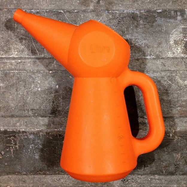 broc huile essence litre ancien vintage garage 1970