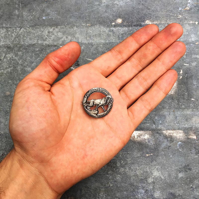 broche peugeot cycles motos ancienne métallique petit ronde lion aluminium moto 1920 1930 garage vintage