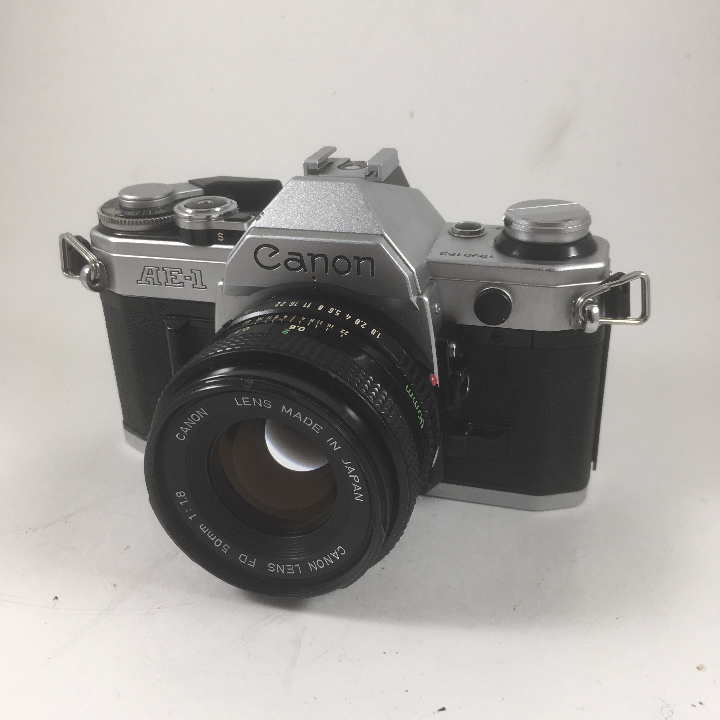Canon AE-1 & 50mm FD 1: 1.8